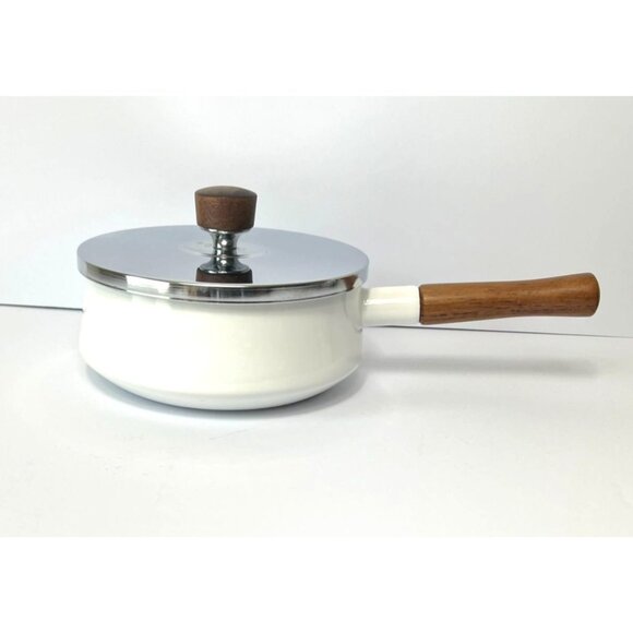 Dansk Købenstyle White Enameled Carbon Steel Saucepan With Lid Wooden Handle 2Qt - Picture 2 of 11